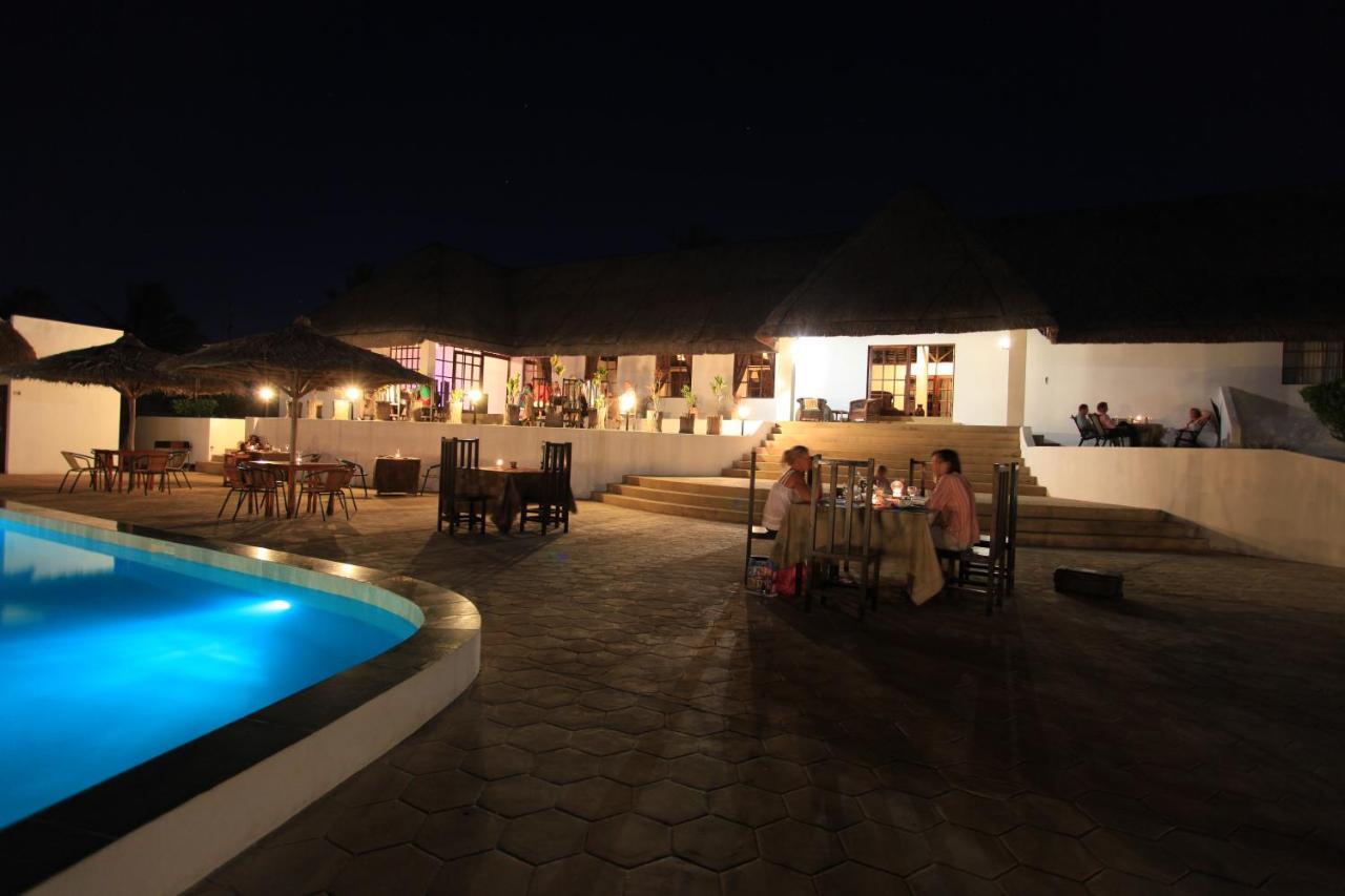 Blue Moon Beach Holiday Resort Inhambane Extérieur photo